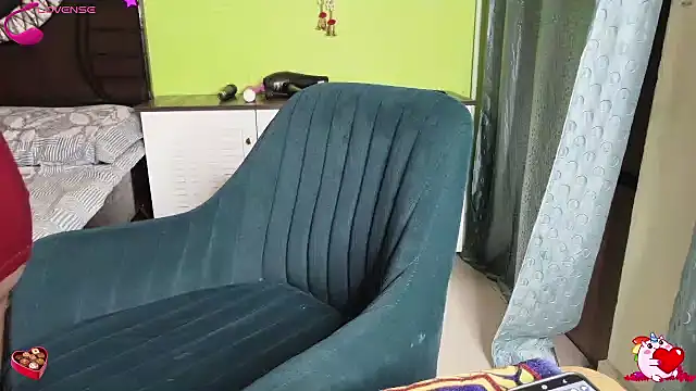 Snapshot of sexyhoney27 chatting on 18, 11, 2025 sexyhoney27 online show from 18, 11, 2025