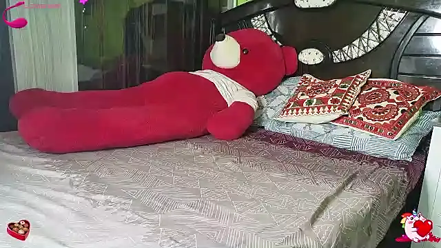 Snapshot of sexyhoney27 chatting on 15, 11, 2025 sexyhoney27 online show from 15, 11, 2025