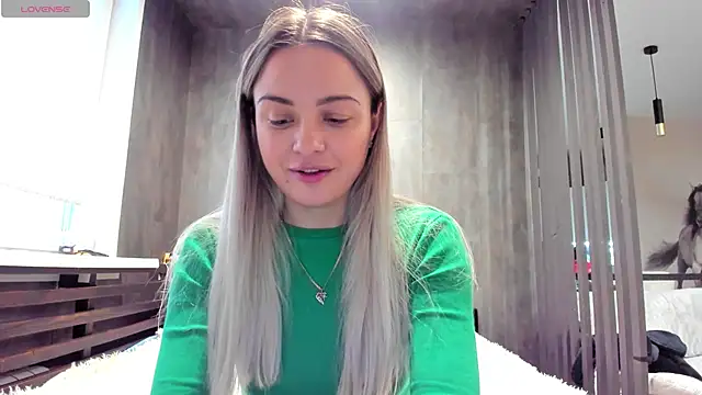 Mia   murrr online show from 4, 12, 2025