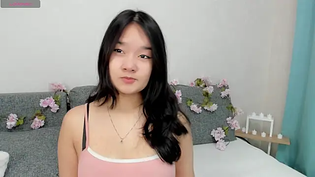 Snapshot of Maekko chatting on 4, 12, 2025 Maekko online show from 4, 12, 2025