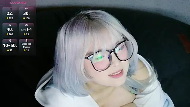 Snapshot of Yu_UwU_ chatting on 30, 10, 2025 Yu UwU online show from 30, 10, 2025