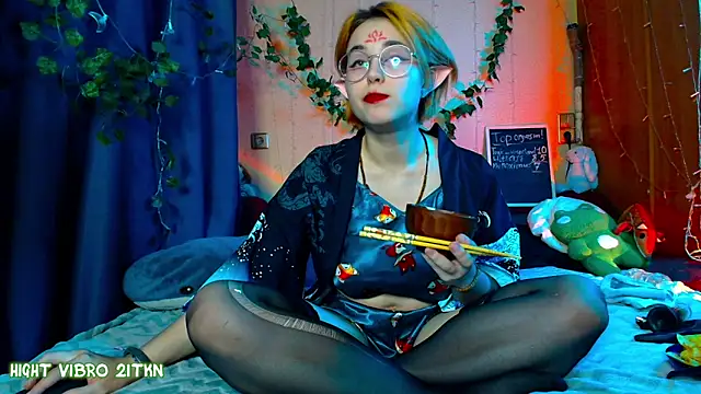TrickyKitsune online show from 9, 2, 2025
