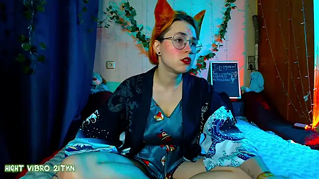 TrickyKitsune online show from 13, 2, 2025