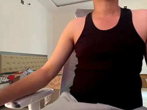 Snapshot of thewhitedickboyx1 chatting on 10, 1, 2025 thewhitedickboyx1 online show from 10, 1, 2025