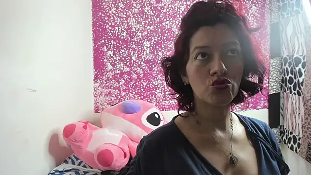 Snapshot of Laura_hellss chatting on 24, 10, 2025 Laura hellss online show from 24, 10, 2025