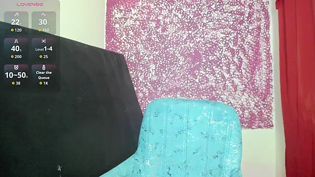 Snapshot of Laura_hellss chatting on 17, 7, 2026 Laura hellss online show from 17, 7, 2026