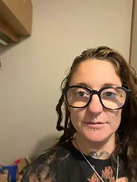 Eden Darkskye online show from 4, 8, 2026