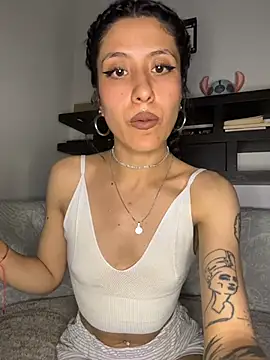 Snapshot of indira_k chatting on 27, 5, 2026 indira k online show from 27, 5, 2026