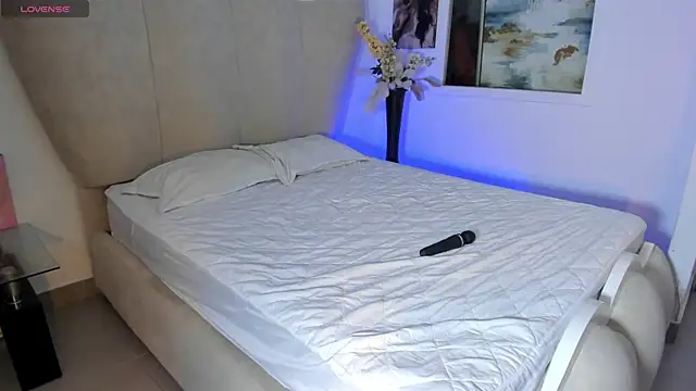 rachaeldeckard   online show from 15, 4, 2026