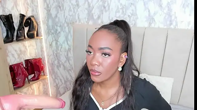 whiitneyfox online show from 28, 10, 2025