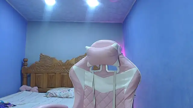 Snapshot of Coral0403 chatting on 20, 11, 2025 Coral0403 online show from 20, 11, 2025