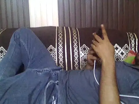 Snapshot of indihotguy chatting on 17, 5, 2026 indihotguy online show from 17, 5, 2026