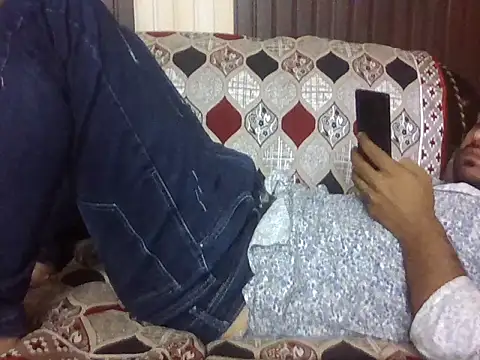 Snapshot of indihotguy chatting on 18, 5, 2026 indihotguy online show from 18, 5, 2026