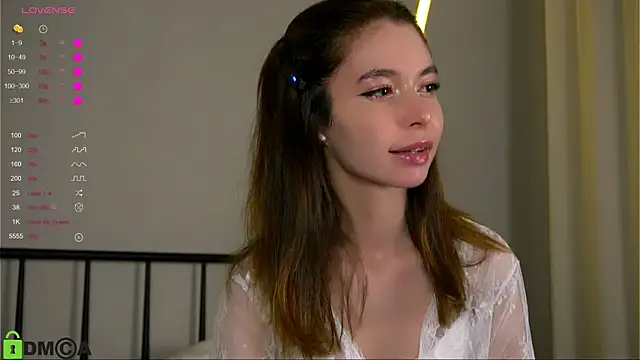 Snapshot of LittleOriana chatting on 28, 9, 2025 LittleOriana online show from 28, 9, 2025