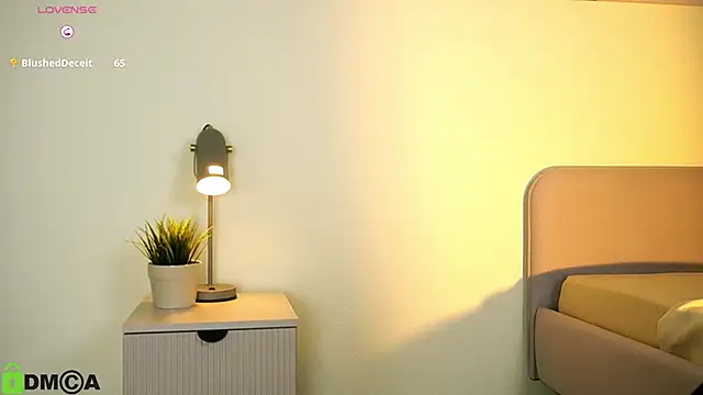 Snapshot of LittleOriana chatting on 1, 2, 2025 LittleOriana online show from 1, 2, 2025