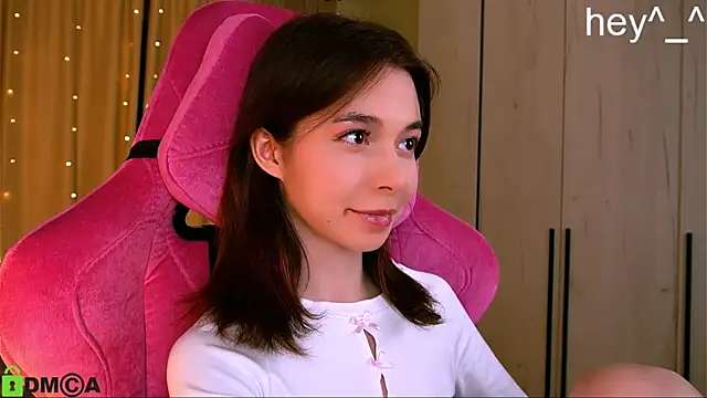 Snapshot of LittleOriana chatting on 7, 3, 2025 LittleOriana online show from 7, 3, 2025