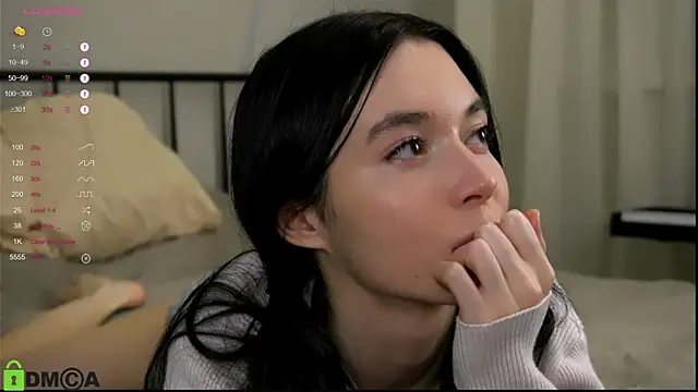 Snapshot of LittleOriana chatting on 24, 10, 2025 LittleOriana online show from 24, 10, 2025
