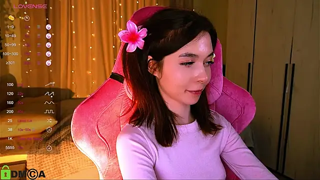 Snapshot of LittleOriana chatting on 6, 3, 2025 LittleOriana online show from 6, 3, 2025