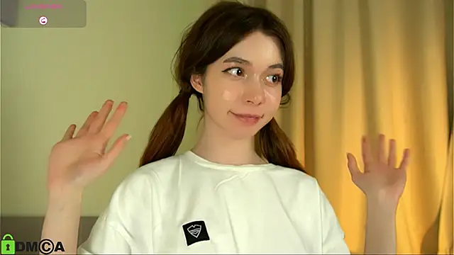 Snapshot of LittleOriana chatting on 13, 2, 2025 LittleOriana online show from 13, 2, 2025