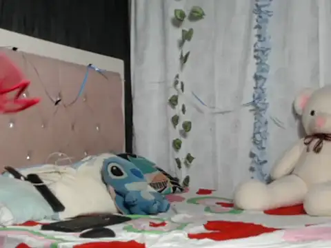 Snapshot of khiara2001 chatting on 20, 6, 2026 khiara2001 online show from 20, 6, 2026