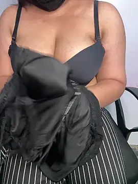 Snapshot of tanvihot2 chatting on 23, 4, 2026 tanvihot2 online show from 23, 4, 2026
