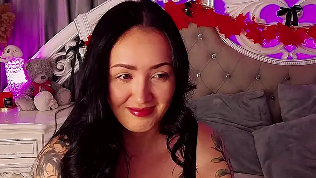 KimKhallifa online show from 19, 10, 2025