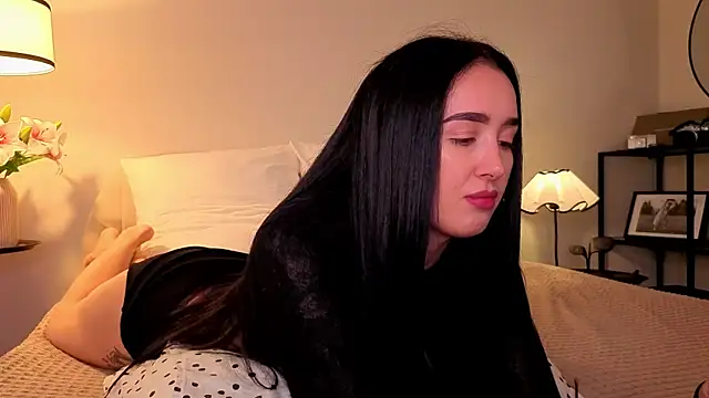 KimKhallifa online show from 14, 7, 2026
