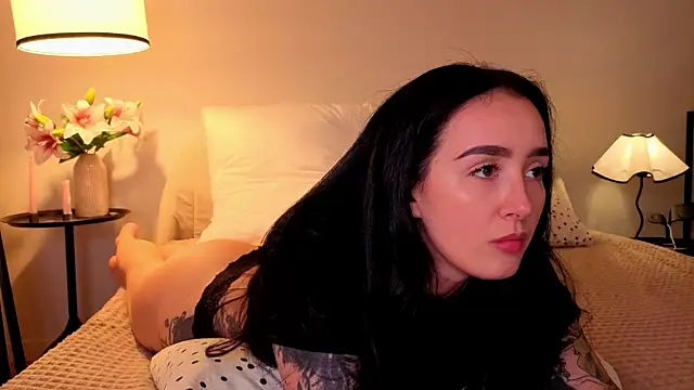 KimKhallifa online show from 18, 7, 2026
