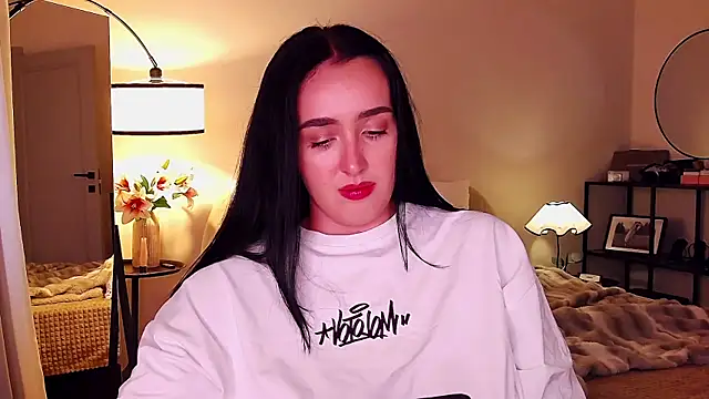 KimKhallifa online show from 9, 7, 2026