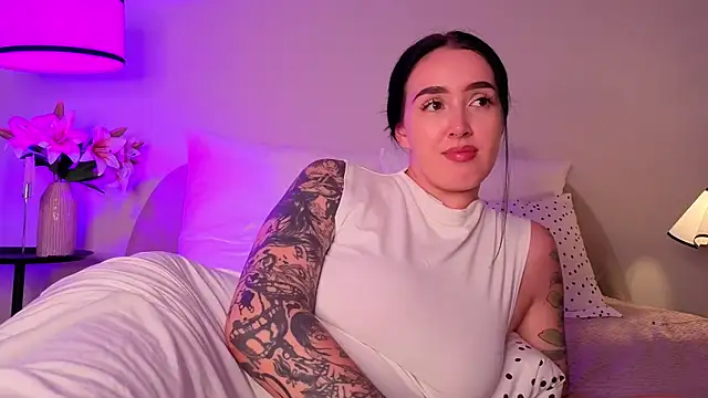 KimKhallifa online show from 22, 7, 2026