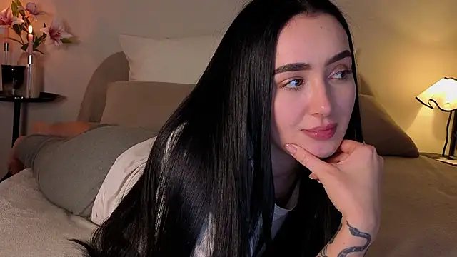 KimKhallifa online show from 13, 3, 2026