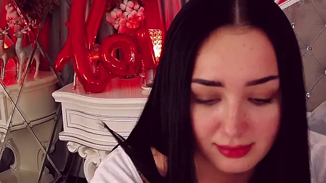 KimKhallifa online show from 19, 2, 2025