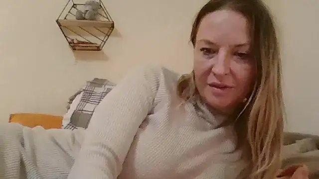 DDnaughty online show from 5, 2, 2025