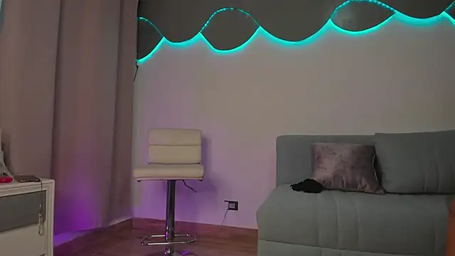 Snapshot of newbarbiedolly chatting on 9, 9, 2025 newbarbiedolly online show from 9, 9, 2025