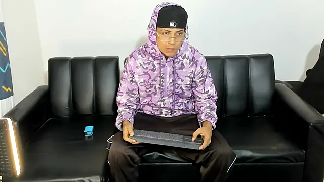 Snapshot of Br4ndxpimm chatting on 4, 5, 2026 Br4ndxpimm online show from 4, 5, 2026