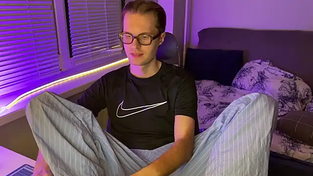 Leonnextdoor online show from 2, 2, 2026