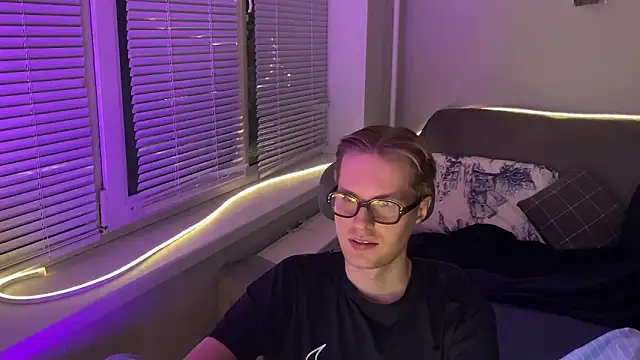 Leonnextdoor online show from 8, 1, 2026