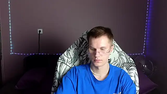 Leonnextdoor online show from 29, 12, 2024