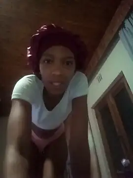 Perkyhottitz online show from 28, 2, 2025