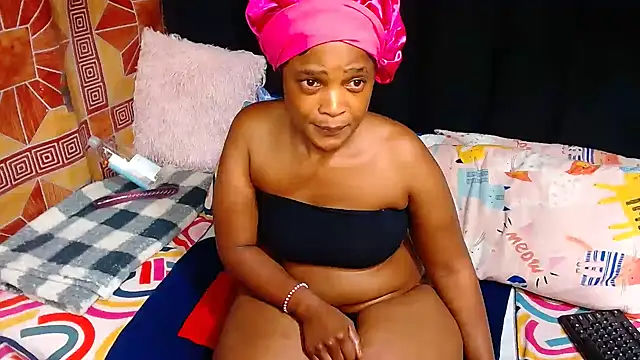 Snapshot of Thickbootykim chatting on 1, 7, 2026 Thickbootykim online show from 1, 7, 2026