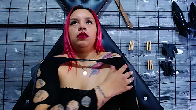 Snapshot of Alana_Roth chatting on 5, 11, 2025 Alana Roth online show from 5, 11, 2025