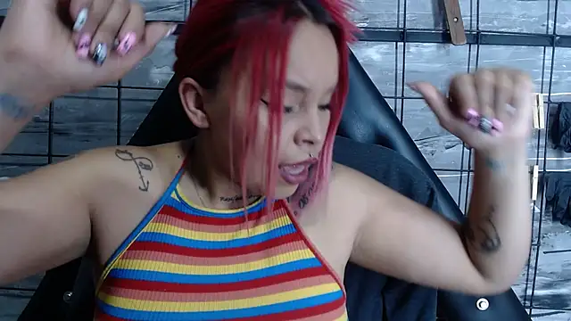 Snapshot of Alana_Roth chatting on 18, 10, 2025 Alana Roth online show from 18, 10, 2025