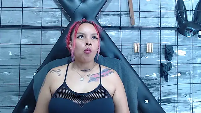 Snapshot of Alana_Roth chatting on 29, 10, 2025 Alana Roth online show from 29, 10, 2025