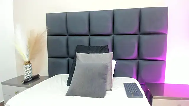 Snapshot of EloiseQuinn chatting on 12, 10, 2025 EloiseQuinn online show from 12, 10, 2025