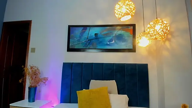 Snapshot of EloiseQuinn chatting on 1, 12, 2025 EloiseQuinn online show from 1, 12, 2025