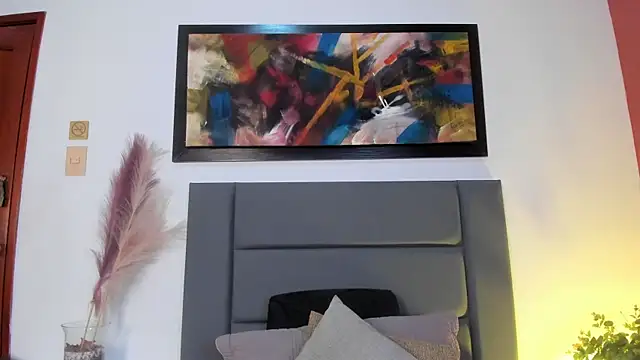 Snapshot of EloiseQuinn chatting on 15, 10, 2025 EloiseQuinn online show from 15, 10, 2025