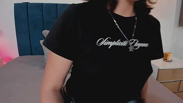 LuciaFerrero online show from 18, 9, 2025