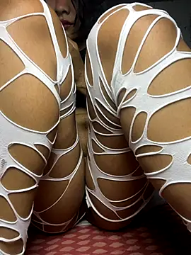 Ninabrunette18 online show from 17, 11, 2025