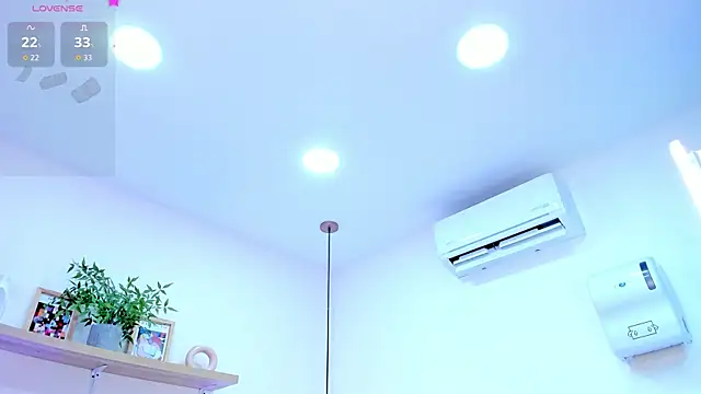 violeta candyy  online show from 22, 4, 2026