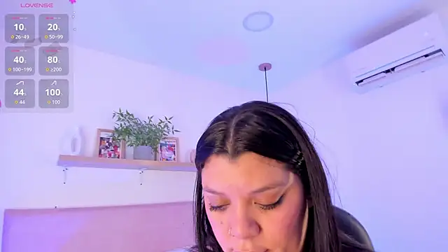 violeta candyy  online show from 4, 7, 2026